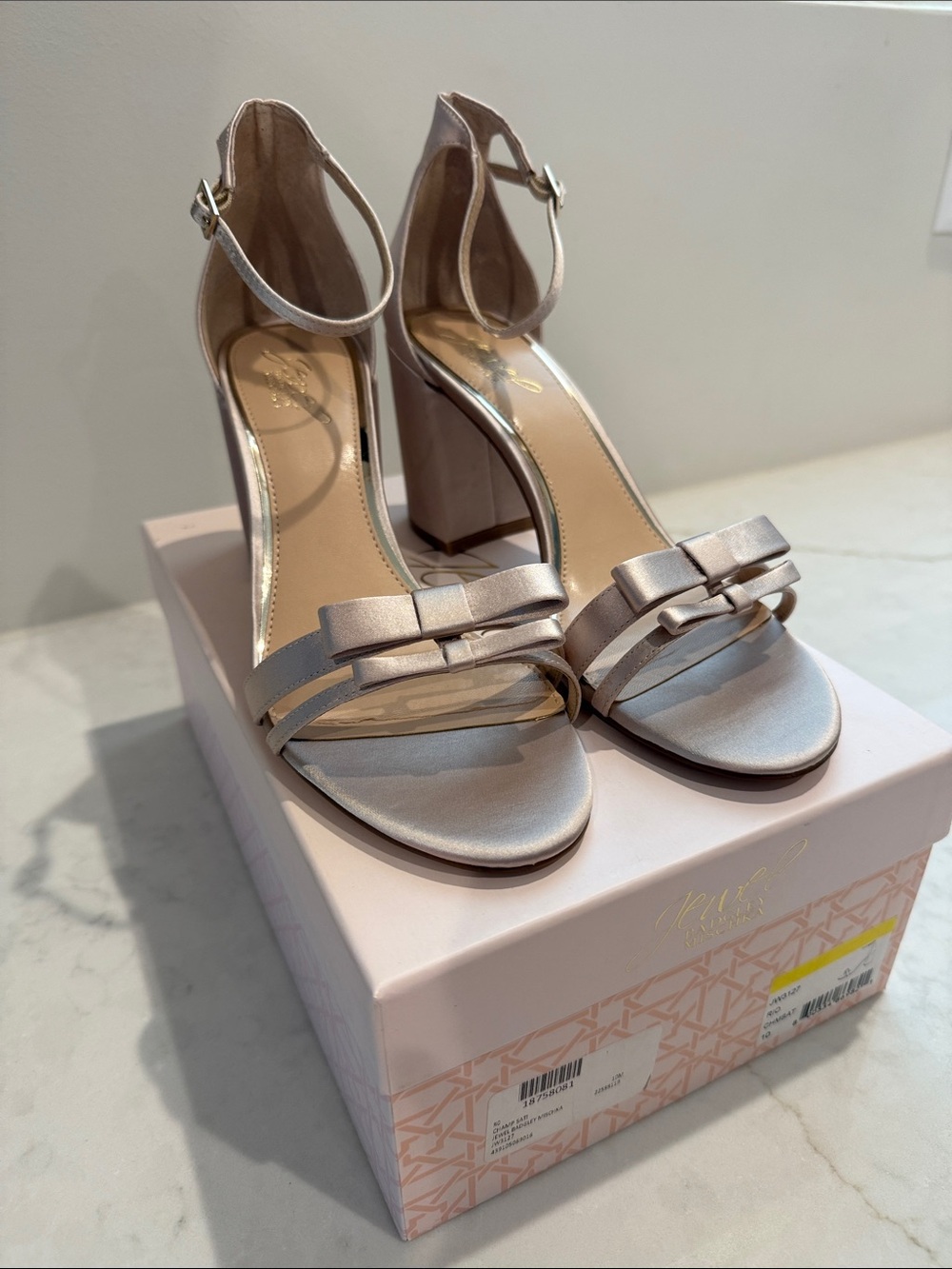 NEW Jewel Badgley Mischka Bow Ankle-Strap Heels